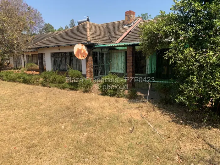4 Bedroom House for Sale in Matsheumhlope, Bulawayo
