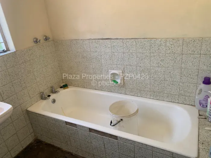 4 Bedroom House for Sale in Matsheumhlope, Bulawayo