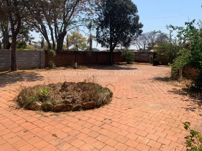 4 Bedroom House for Sale in Matsheumhlope, Bulawayo
