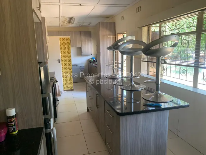 4 Bedroom House for Sale in Matsheumhlope, Bulawayo