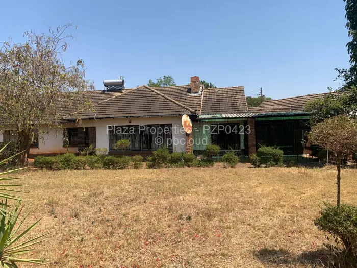 4 Bedroom House for Sale in Matsheumhlope, Bulawayo