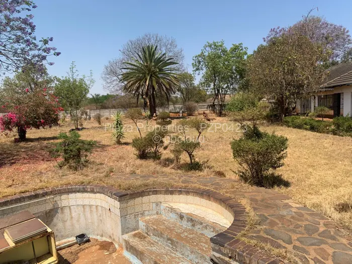4 Bedroom House for Sale in Matsheumhlope, Bulawayo