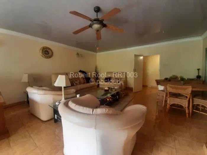 5 Bedroom House to Rent in Bluff Hill, Harare