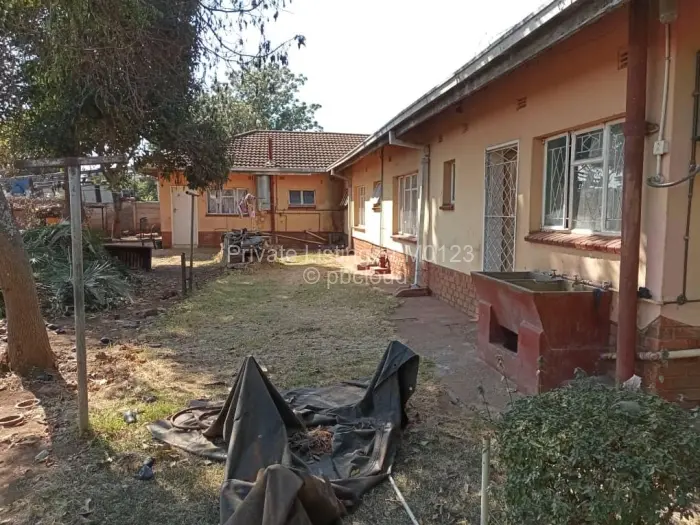 5 Bedroom House to Rent in Milton Park