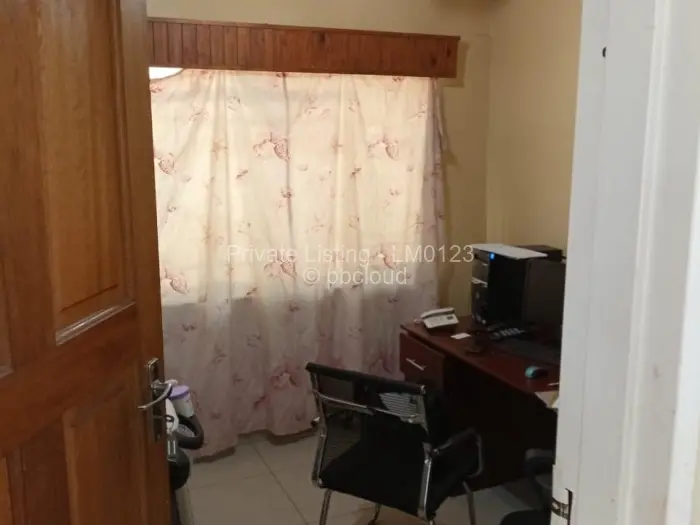 5 Bedroom House to Rent in Milton Park
