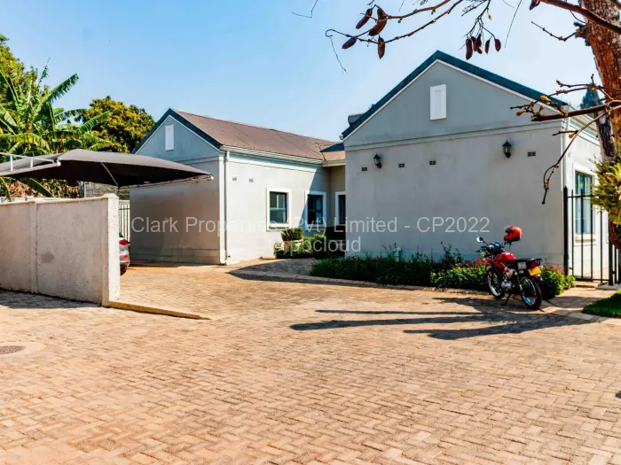 Townhouse/Cluster for Sale in Kensington, Harare