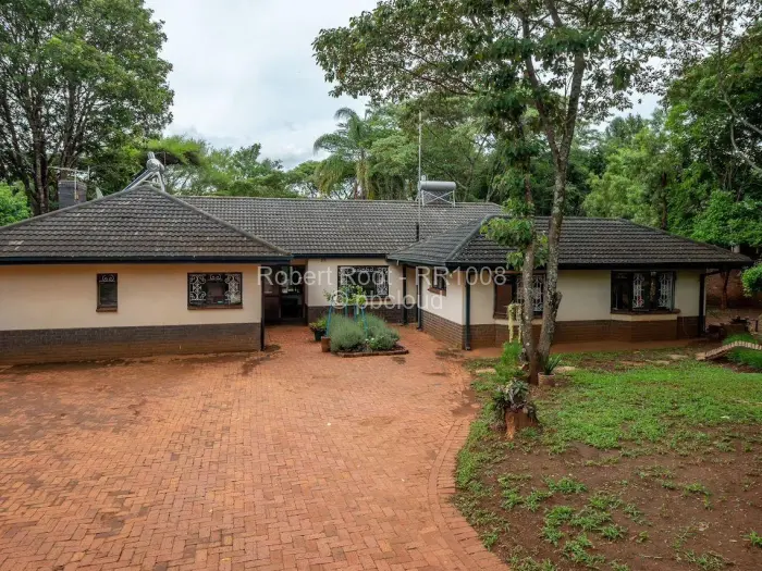 5 Bedroom House for Sale in Quinnington, Harare