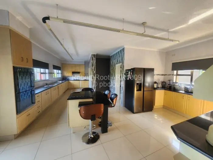 6 Bedroom House to Rent in Glen Lorne