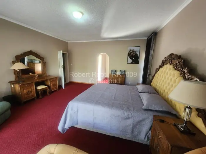 6 Bedroom House to Rent in Glen Lorne