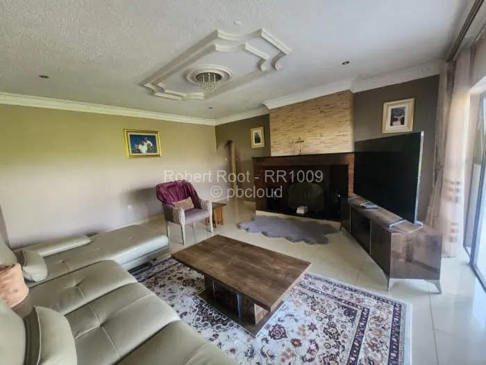 6 Bedroom House to Rent in Glen Lorne