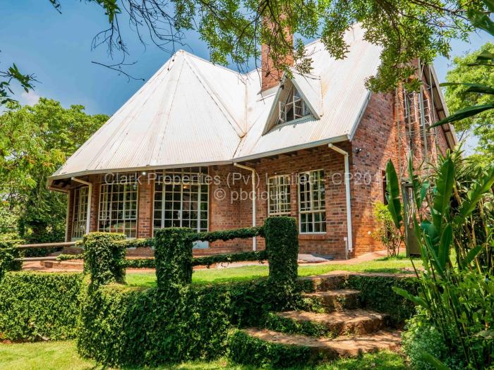 5 Bedroom House for Sale in Philadelphia, Harare