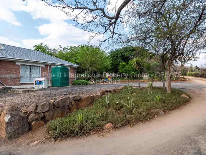 6 Bedroom House for Sale in Hillside Byo, Bulawayo