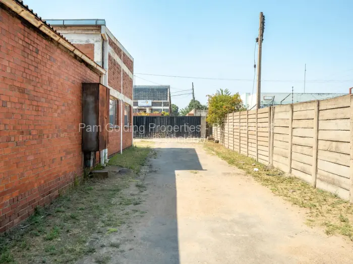 Warehouse/Industrial for Sale in Ardbennie, Harare
