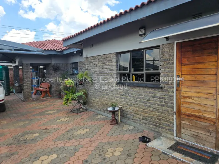 4 Bedroom House to Rent in Madokero Estates, Harare