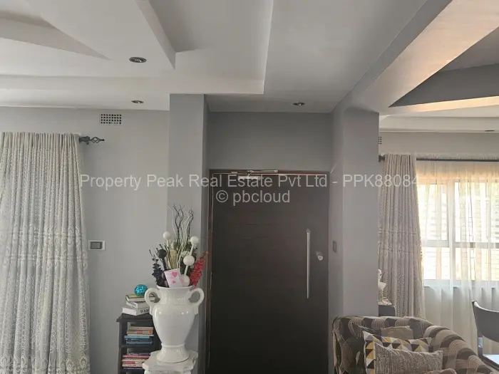 4 Bedroom House to Rent in Madokero Estates, Harare