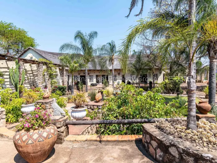 4 Bedroom House for Sale in Burnside, Bulawayo