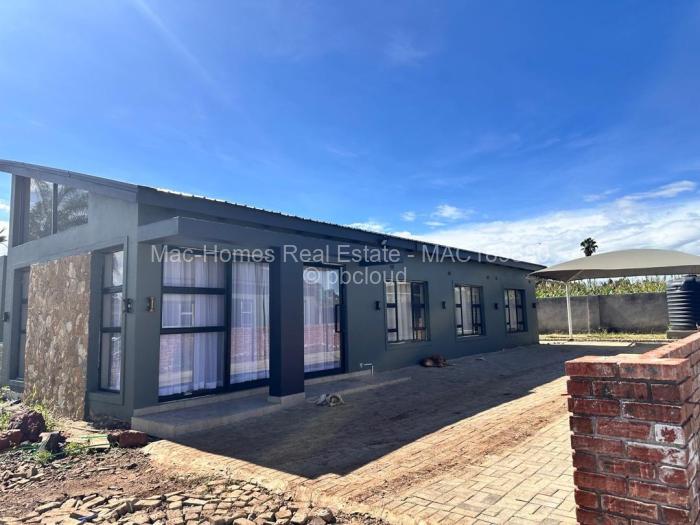 4 Bedroom House for Sale in Bluff Hill, Harare