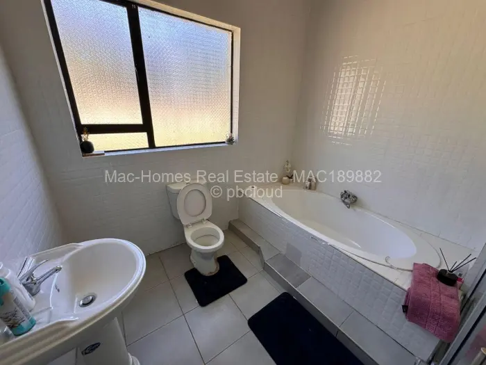 5 Bedroom House for Sale in Carrick Creagh Estate, Harare