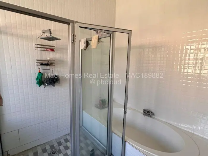 5 Bedroom House for Sale in Carrick Creagh Estate, Harare