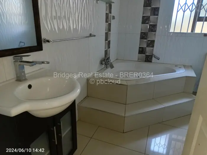 4 Bedroom House for Sale in Glen Lorne, Harare