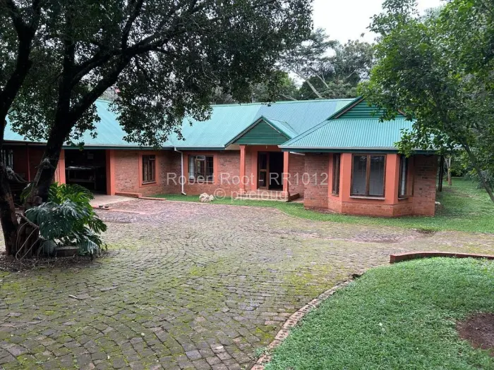 5 Bedroom House for Sale in Quinnington, Harare