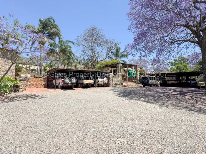 4 Bedroom House for Sale in Burnside, Bulawayo