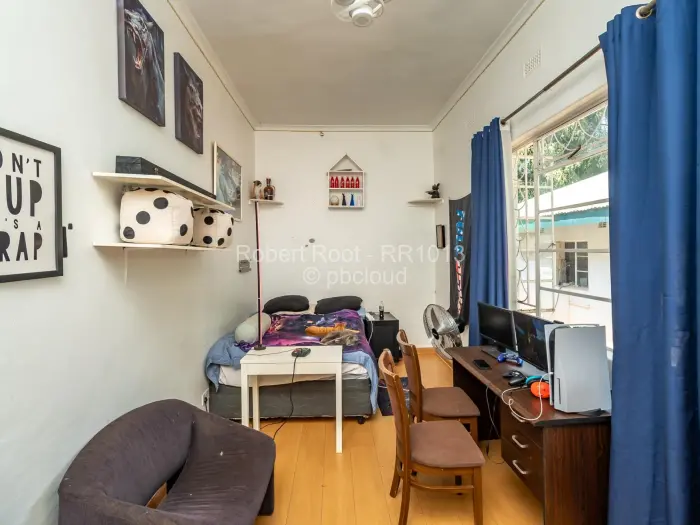 6 Bedroom House for Sale in Chisipite, Harare