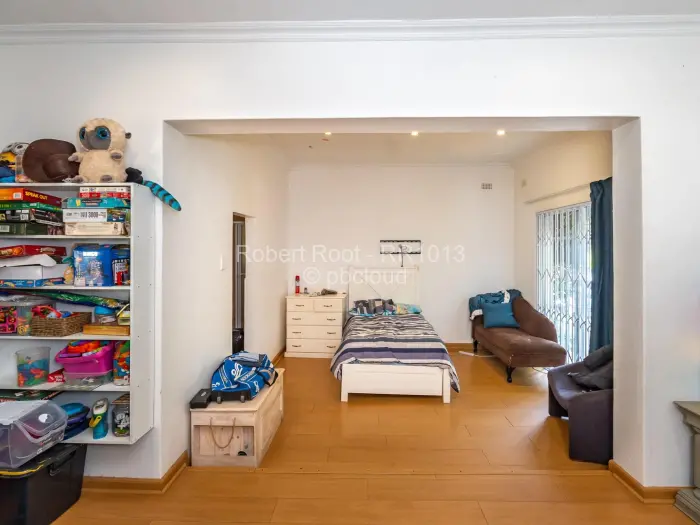 6 Bedroom House for Sale in Chisipite, Harare