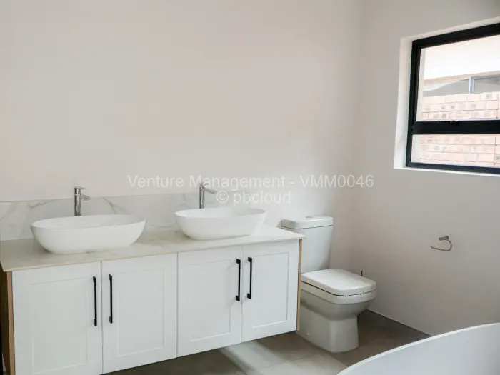 Townhouse/Cluster for Sale in Newlands, Harare