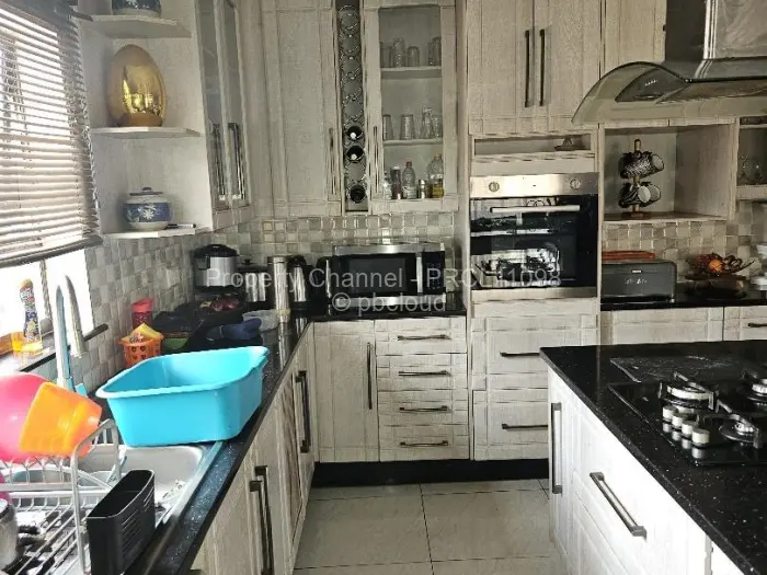 4 Bedroom House to Rent in Madokero Estates, Harare