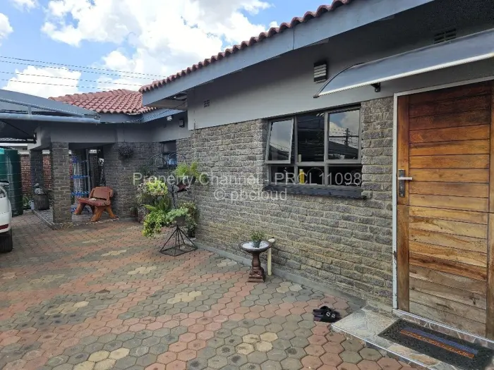 4 Bedroom House to Rent in Madokero Estates, Harare