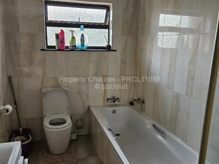 4 Bedroom House to Rent in Madokero Estates, Harare