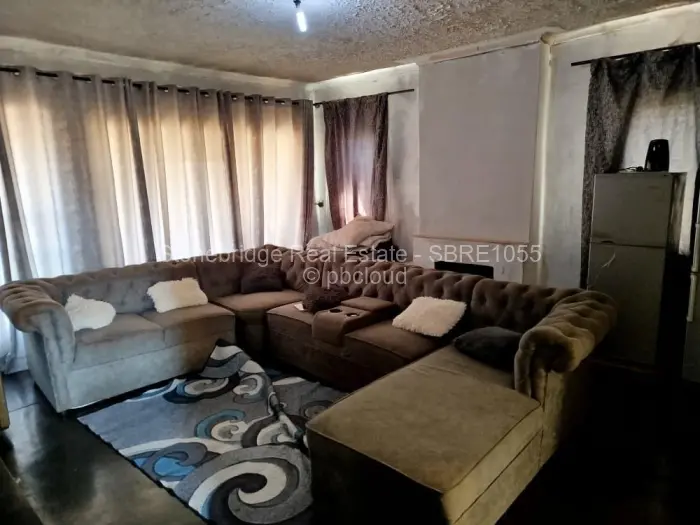 4 Bedroom House for Sale in Mahatshula, Bulawayo