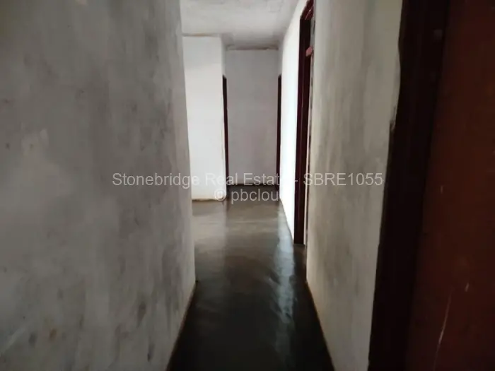 4 Bedroom House for Sale in Mahatshula, Bulawayo