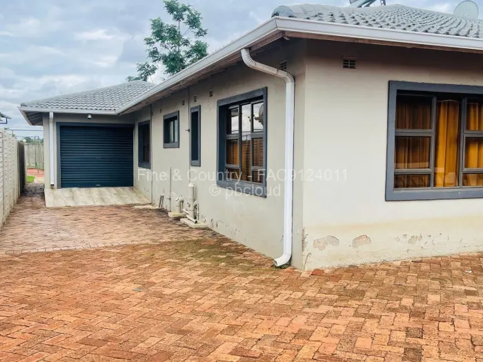 4 Bedroom House for Sale in Pomona, Harare
