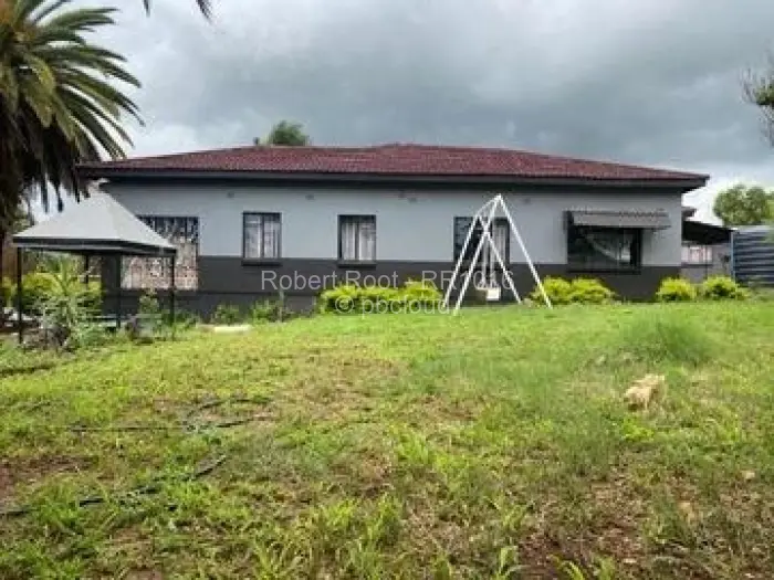 4 Bedroom House for Sale in Morningside Byo, Bulawayo