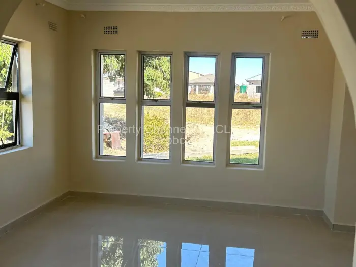 4 Bedroom House for Sale in Windsor Park, Ruwa