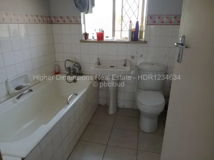 Flat/Apartment to Rent in Avondale