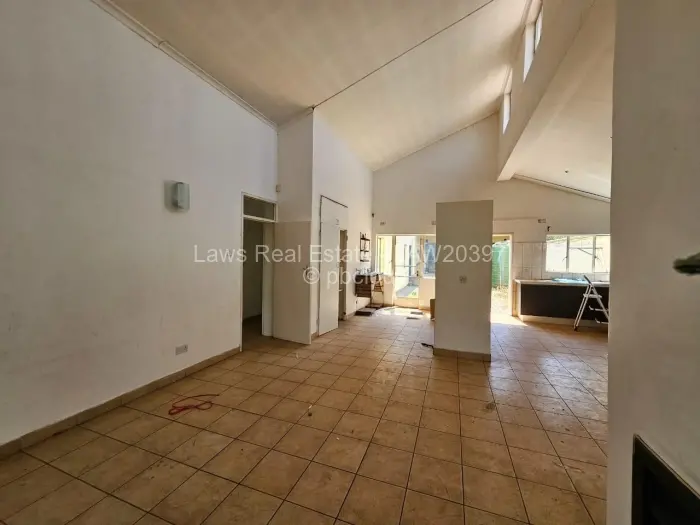 Townhouse/Cluster for Sale in Borrowdale Brooke, Harare