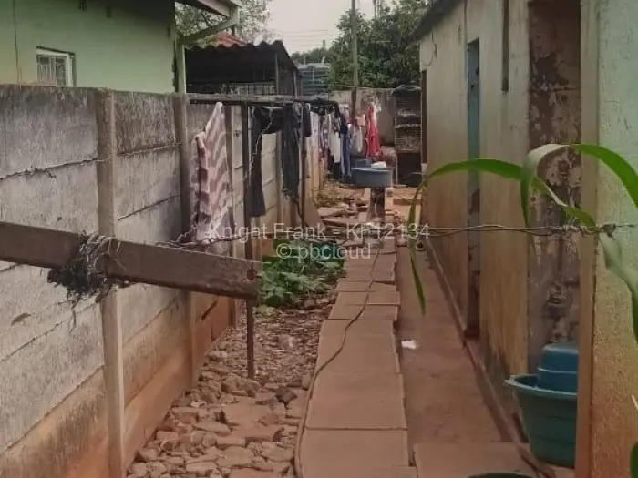 4 Bedroom House for Sale in Kambuzuma, Harare