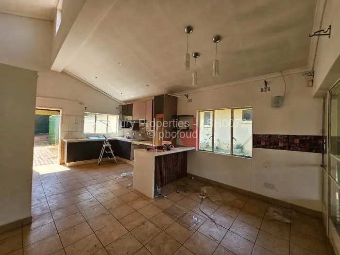 Townhouse/Cluster for Sale in Borrowdale Brooke, Harare