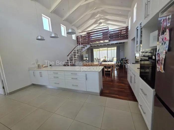 Townhouse/Complex/Cluster to Rent in Newlands