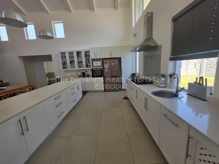 Townhouse/Complex/Cluster to Rent in Newlands