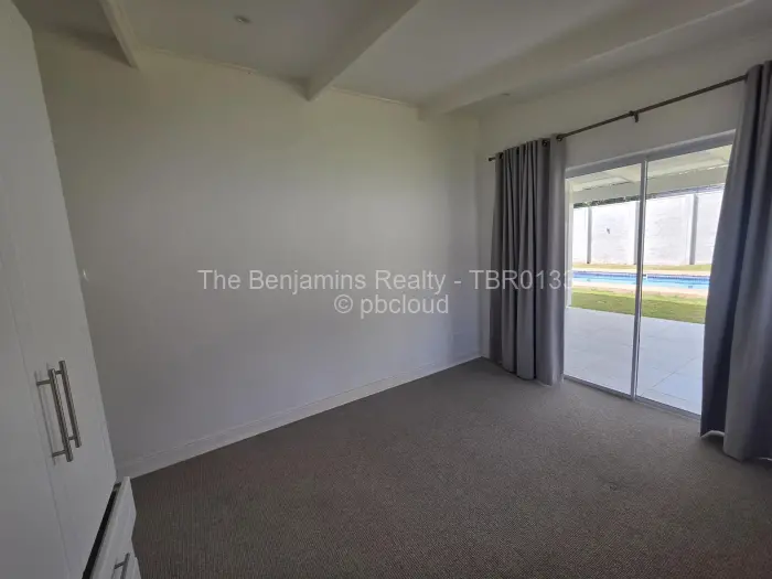 Townhouse/Complex/Cluster to Rent in Newlands