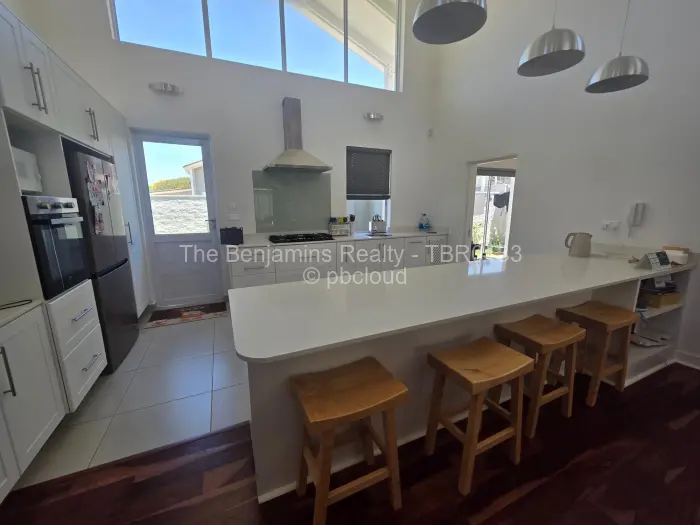 Townhouse/Complex/Cluster to Rent in Newlands