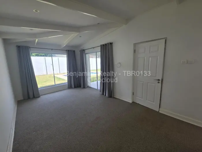 Townhouse/Complex/Cluster to Rent in Newlands