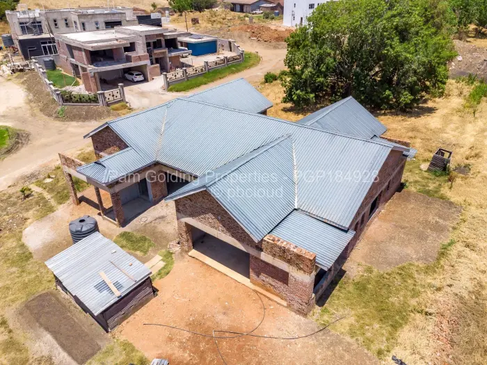 5 Bedroom House for Sale in Quinnington, Harare