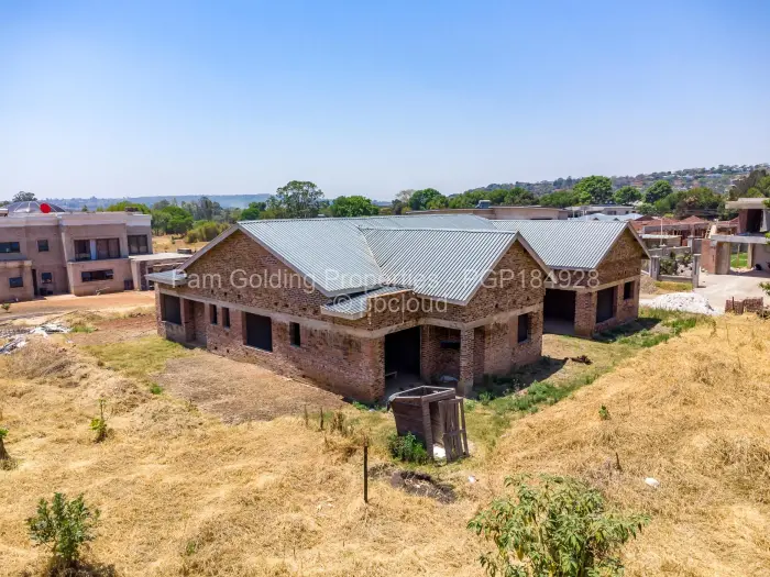 5 Bedroom House for Sale in Quinnington, Harare