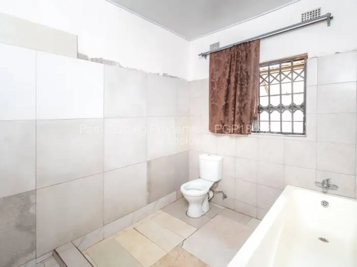 8 Bedroom House for Sale in Waterfalls, Harare