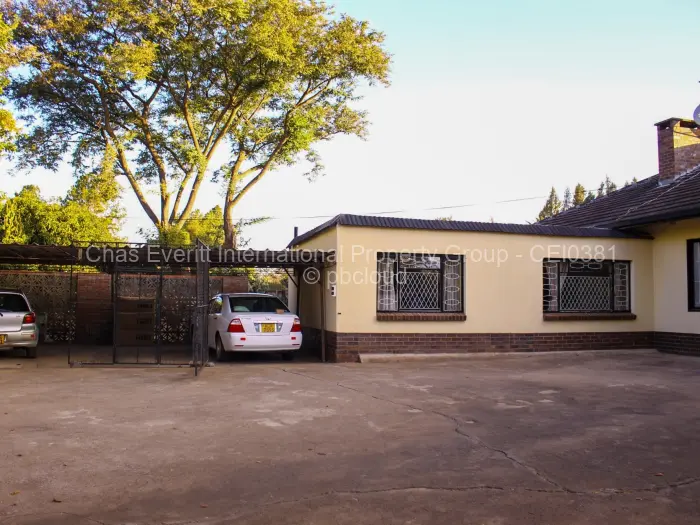 3 Bedroom House for Sale in Kumalo, Bulawayo